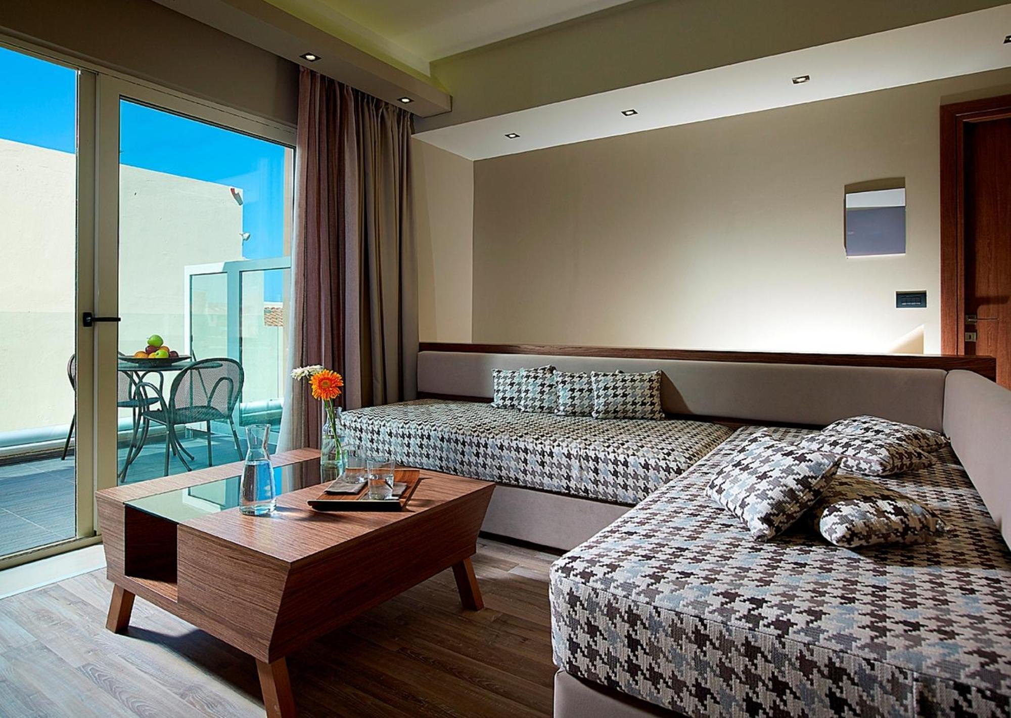 Elotis Suites (Adults Only) Aγία Μαρίνα Δωμάτιο φωτογραφία